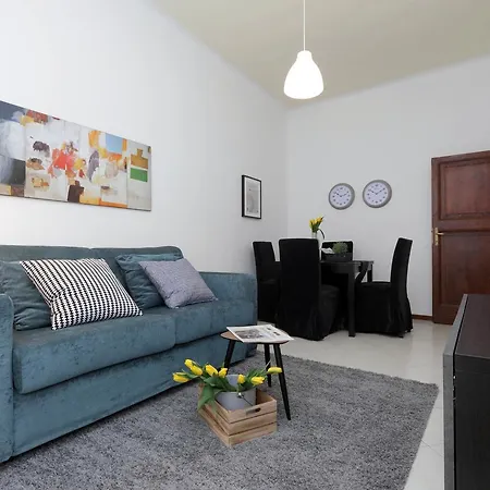 Central San Lorenzo Apartment